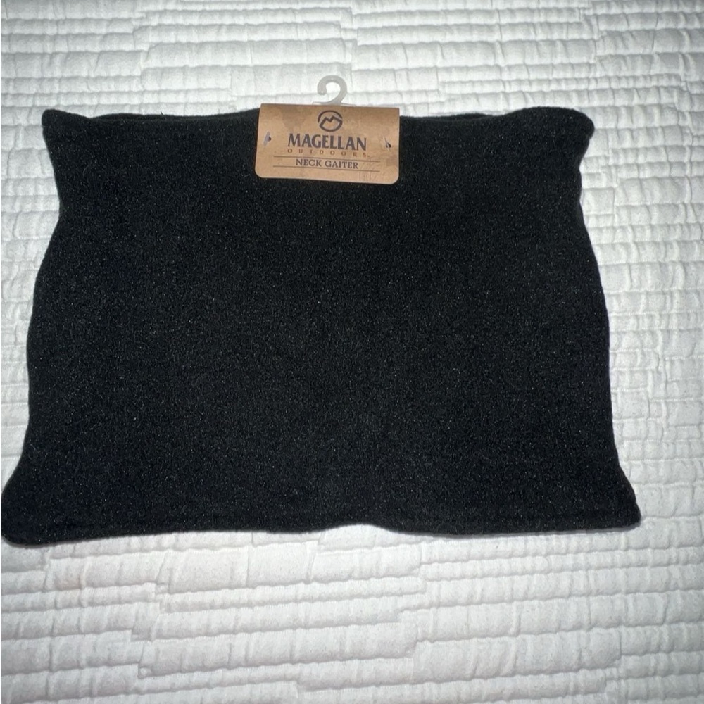 Black Magellan Neck Gater